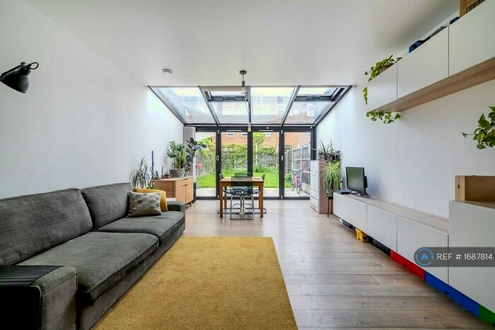 4 Bedroom Semi-Detached House To Rent In Daubeney Road, London, E5