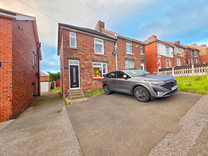 2 Bedroom Semi-Detached House For Sale In Longsight Road, Mapplewell, Barnsley, S75