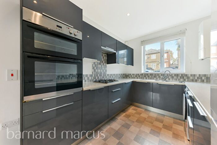 3 Bedroom Semi Detached House To Rent In Beclands Road, Furzedown, Tooting, SW17