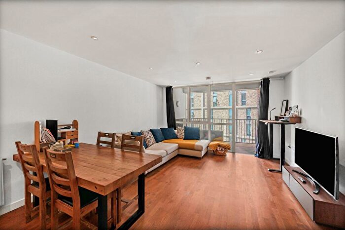 1 Bedroom Flat To Rent In Terry Spinks Place, Canary Wharf, E16