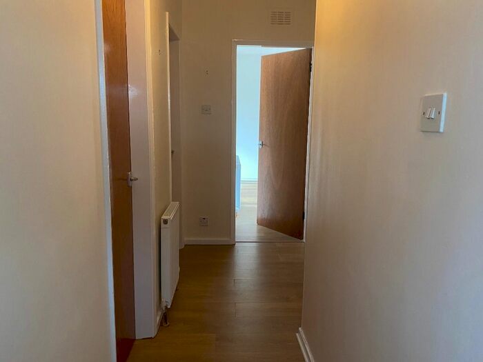 2 Bedroom Flat To Rent In Cockburn Crescent, Balerno, Edinburgh, EH14