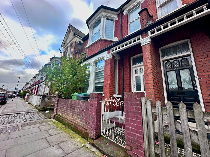 4 Bedroom Property To Rent In Dowsett Road, London, N17