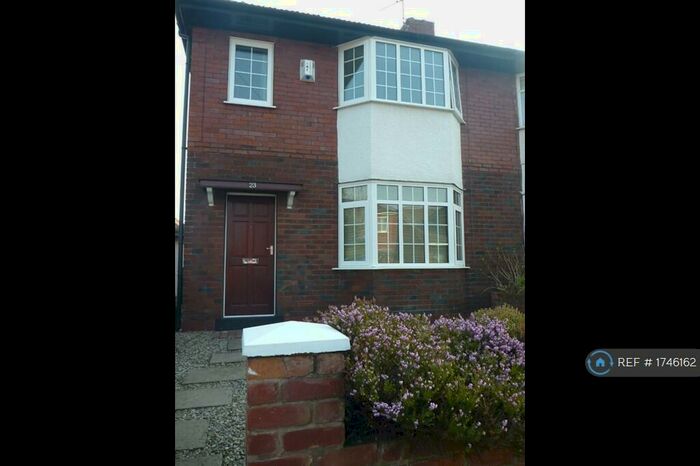3 Bedroom Semi-Detached House To Rent In Clive Road, Preston, PR1