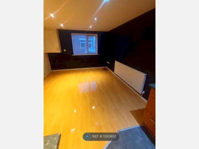 2 Bedroom Flat To Rent In Edward Street, Burton On Trent, DE14