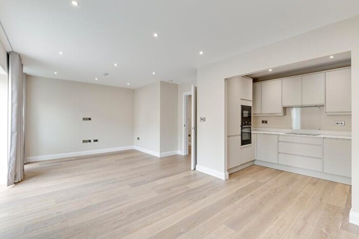 2 Bedroom Apartment To Rent In Purley Avenue, Cricklewood, London, NW2