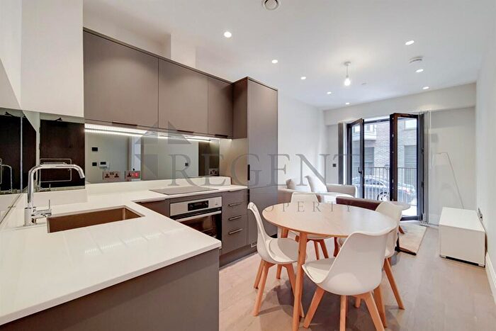 1 Bedroom Apartment To Rent In Dock East Apartments, Selsdon Way, E14