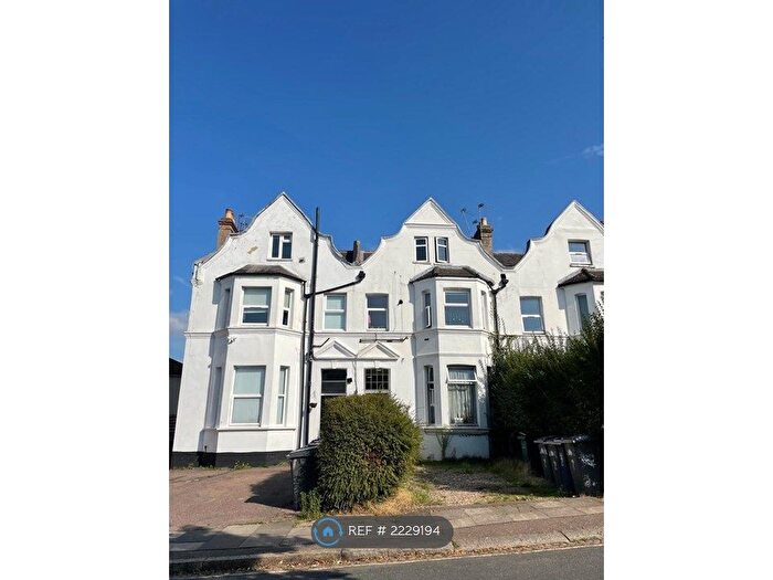 2 Bedroom Flat To Rent In Sunningfields Crescent, London, NW4