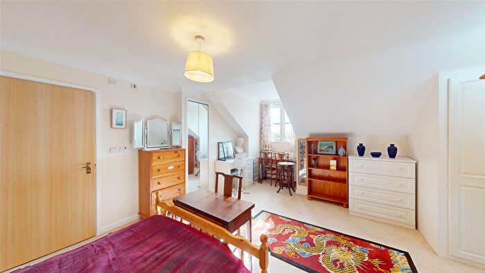 2 Bedroom Flat For Sale In De Moulham Road, Swanage, BH19