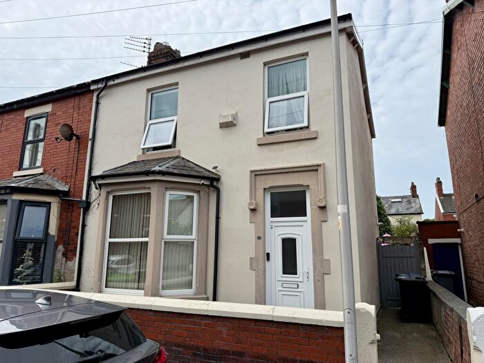 3 Bedroom Semi-Detached House For Sale In Glen Street, Blackpool, FY3
