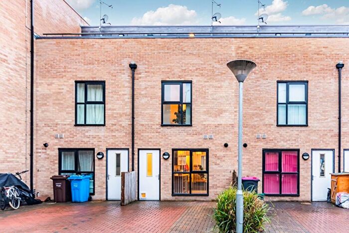 3 Bedroom House To Rent In Cooke Place, Salford, Greater Manchester, M5