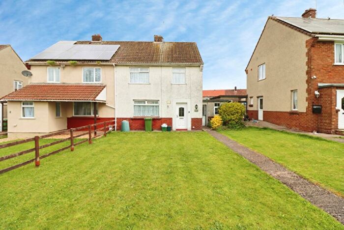 3 Bedroom Semi Detached House For Sale In Valley Road, Mangotsfield, Bristol, BS16