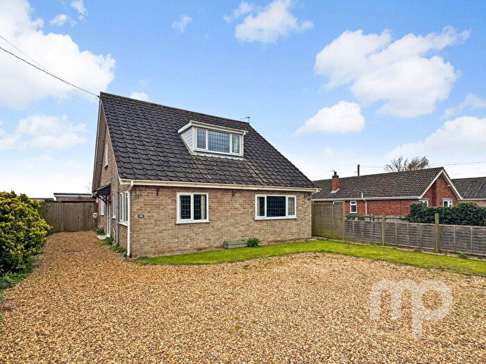 4 Bedroom Detached House For Sale In Norwich Road, Barnham Broom, NR9
