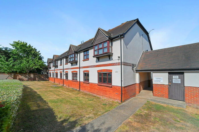 2 Bedroom Apartment To Rent In Culver Rise, South Woodham Ferrers, CM3