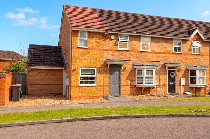 4 Bedroom End Of Terrace House For Sale In Ashford Crescent, Grange Farm, MK8