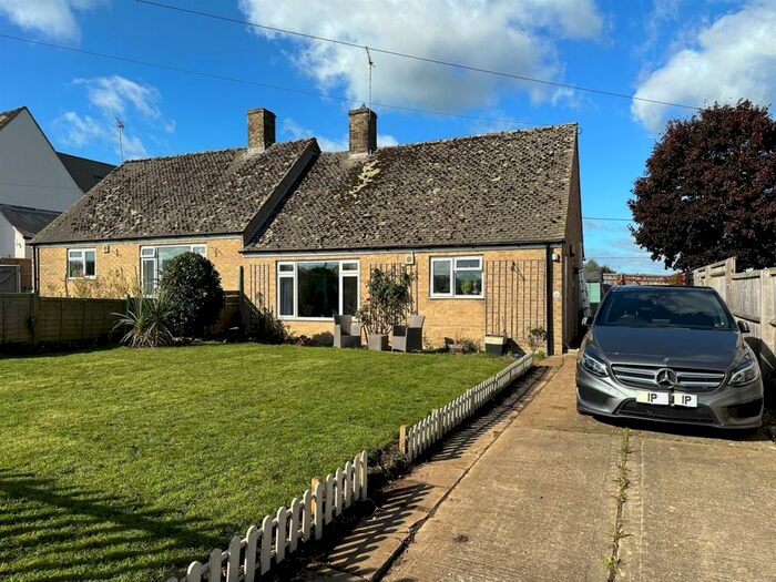 2 Bedroom Semi-Detached Bungalow For Sale In Petrie Bungalows, Foscot, Chipping Norton, OX7