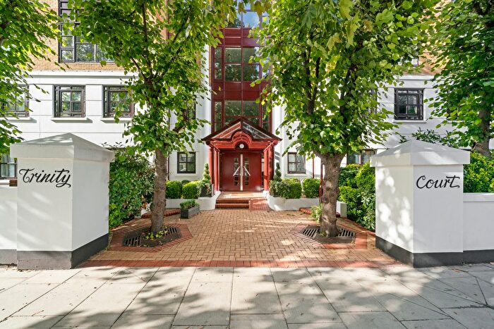 2 Bedroom Flat For Sale In Gloucester Terrace, London, W2