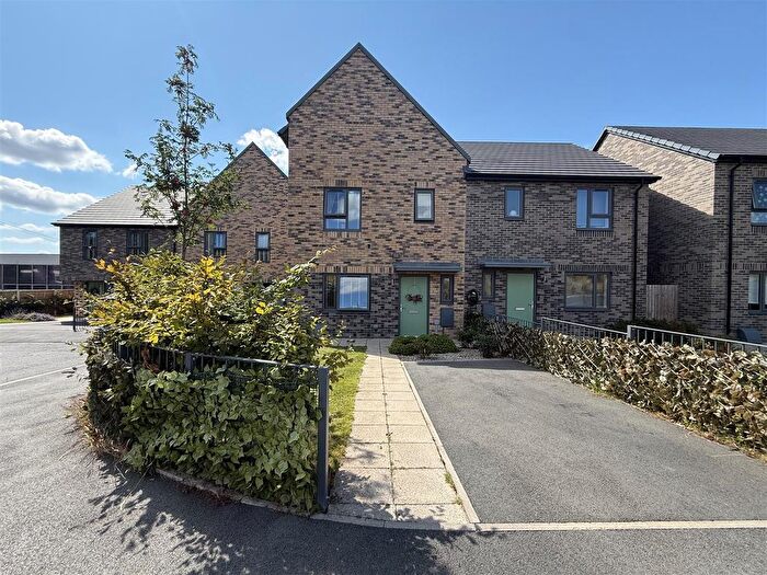 3 Bedroom Semi-Detached House For Sale In St. Barnabas Close, Hyde, SK14