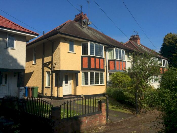 3 Bedroom Semi-Detached House To Rent In May Grove, Tranby Lane, Hessle, HU13