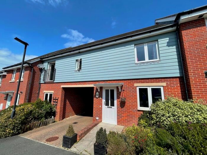 2 Bedroom Flat To Rent In Waterside Close, East Cowes, PO32