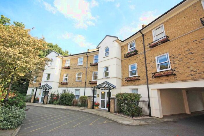 2 Bedroom Flat To Rent In Deerhurst Crescent, Hampton Hill, Hampton, TW12