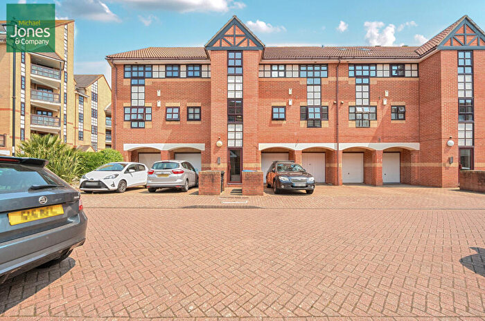 2 Bedroom Flat To Rent In The Quay, Emerald Quay, Shoreham-By-Sea, West Sussex, BN43
