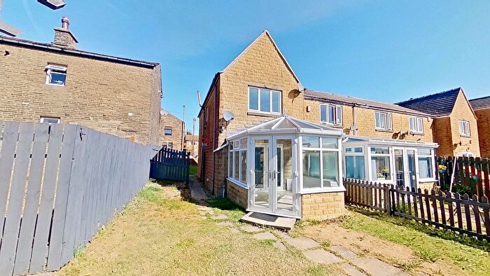 2 Bedroom End Of Terrace House To Rent In Bewick Court, Westwood Park, Bradford, BD6
