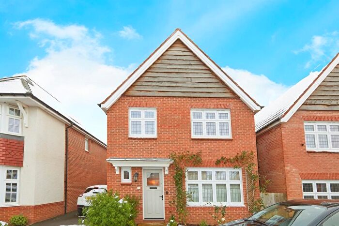 3 Bedroom Property To Rent In Marjoram Grove, Mickleover, Derby, DE3