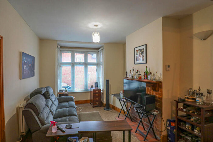 3 Bedroom Terraced House To Rent In Tresham Street, Kettering, NN16