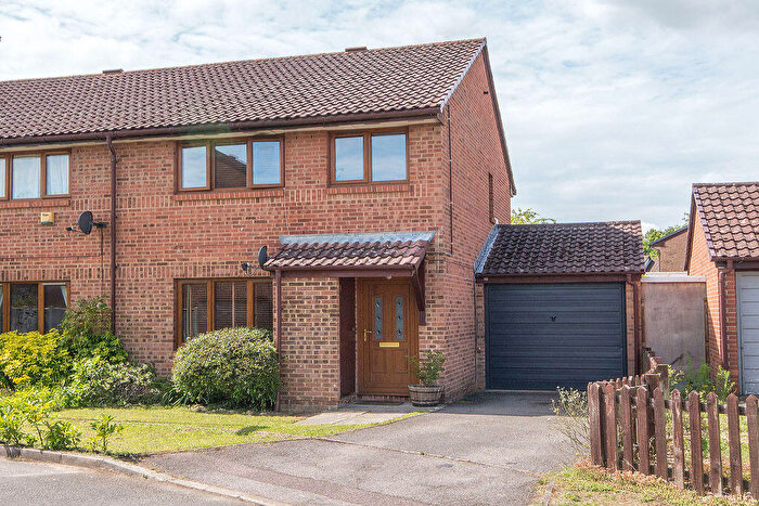 3 Bedroom Semi Detached House For Sale In Clydesdale Way, West Totton, SO40