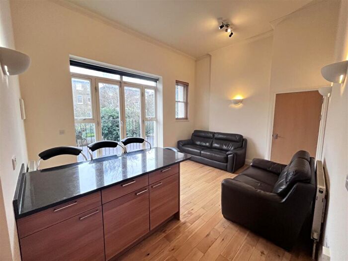 2 Bedroom Flat To Rent In Brondesbury Road, Queens Park, Conservation Area, NW6