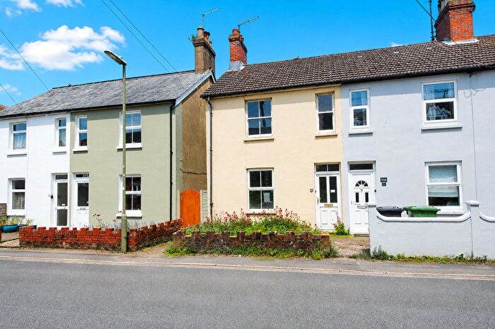 3 Bedroom Terraced House For Sale In Ackender Road, Alton, Hampshire, GU34