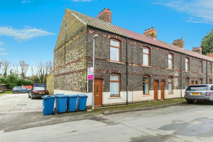 2 Bedroom End Of Terrace House For Sale In New Row, Howdendyke, Goole, DN14