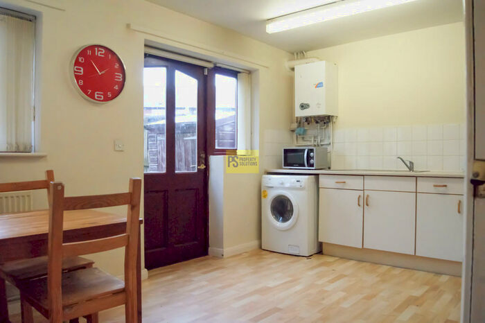 4 Bedroom Terraced House To Rent In Bodmin Grove - Bath Student Property, B7