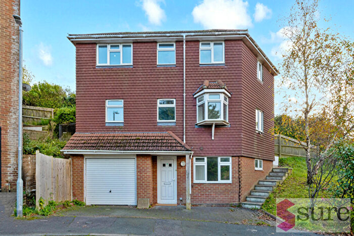3 Bedroom Detached House To Rent In Ridgeway Gardens, Woodingdean, East Sussex, BN2