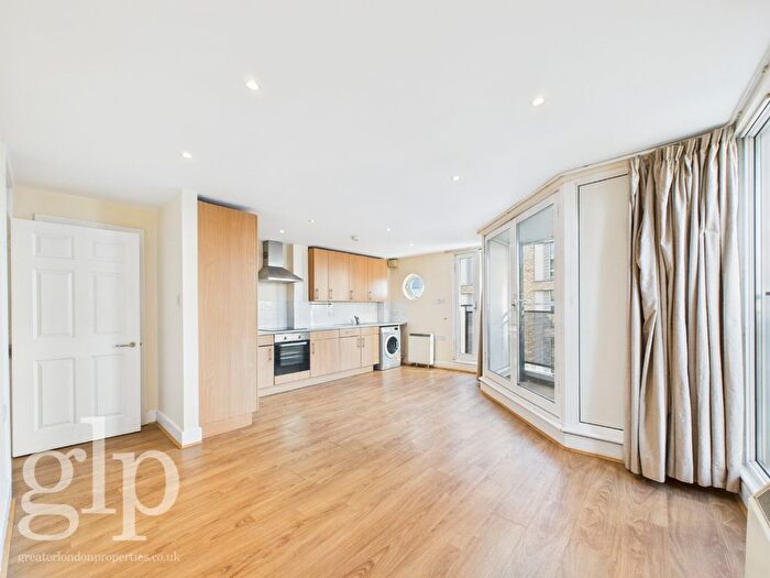 2 Bedroom Flat To Rent In Brockway House, Holloway Road, N7