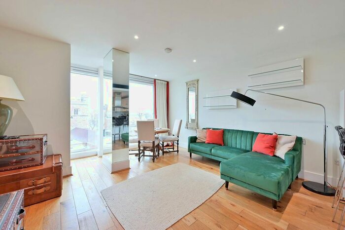 2 Bedroom Flat To Rent In Putney Wharf Tower, Putney, London, SW15