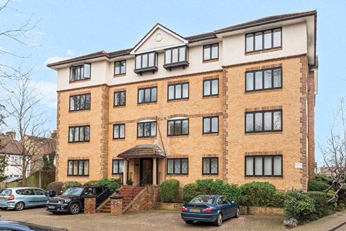 2 Bedroom Flat For Sale In Rothesay Avenue, London, SW20