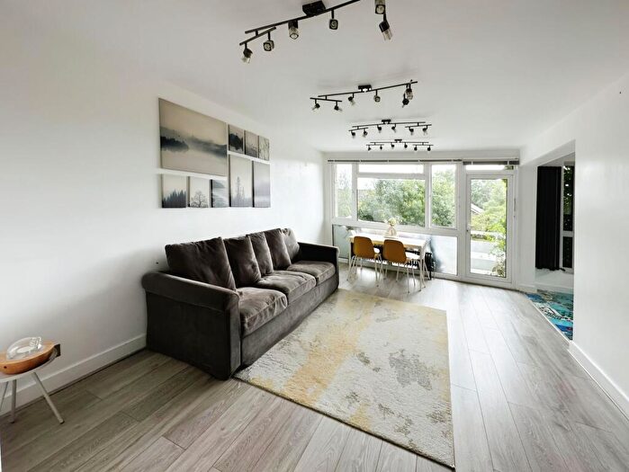 2 Bedroom Apartment To Rent In London Road, Stanmore, HA7