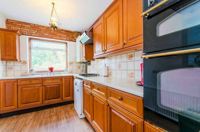 4 Bedroom Property To Rent In Avalon Road, West Ealing, London, W13