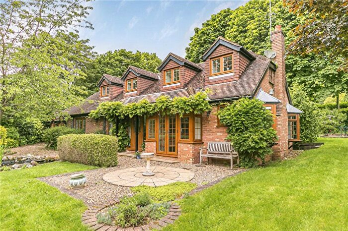 4 Bedroom Detached House For Sale In Whipsnade, Dunstable, Bedfordshire, LU6