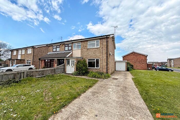 3 Bedroom Semi-Detached House To Rent In Holmes Way, Peterborough, PE4