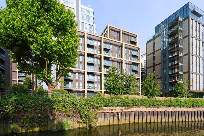 2 Bedroom Flat For Sale In Enterprise Way, London, SW18