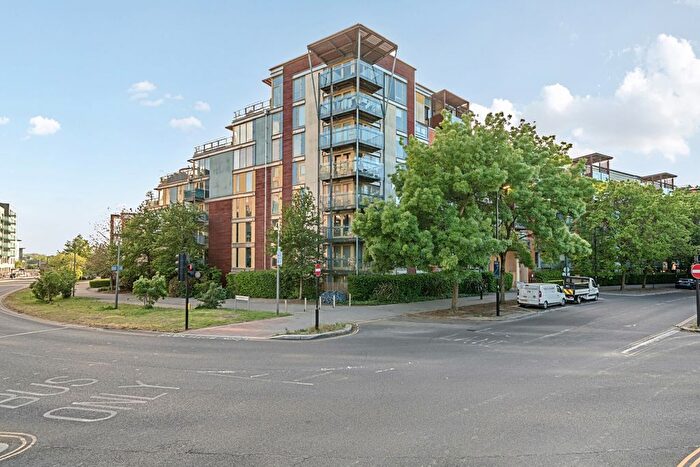 2 Bedroom Flat For Sale In West Parkside, London, SE10