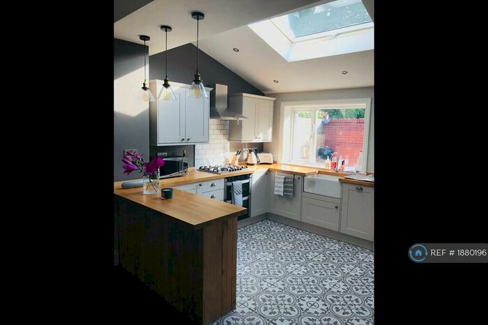 2 Bedroom Terraced House To Rent In Booth Street, Bury, BL8