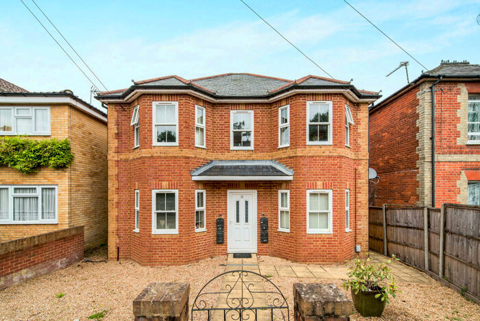 1 Bedroom Apartment To Rent In Town Centre, RG21