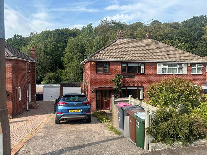 3 Bedroom Semi-Detached House For Sale In Woodland Way, Herringthorpe, Rotherham, S65
