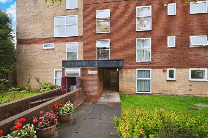 2 Bedroom Flat For Sale In Hamstead Hall Road, Birmingham, B20