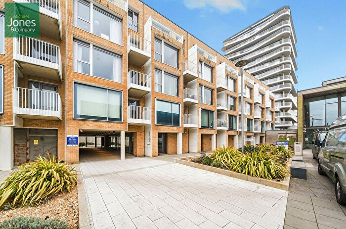 2 Bedroom Flat To Rent In Brighton Road, Worthing, West Sussex, BN11