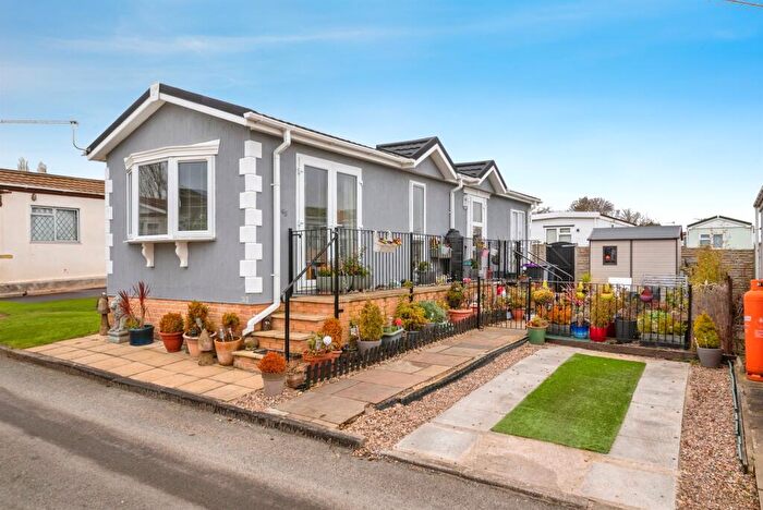 2 Bedroom Park Home For Sale In Cheveley Park, Grantham, NG31