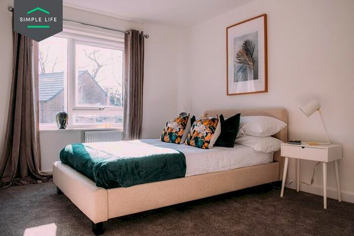4 Bedroom Semi-Detached House To Rent In Medway Close, Sheffield, S2